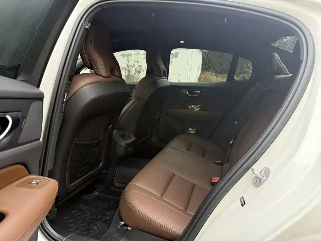 Volvo S60 — миниатюра 7