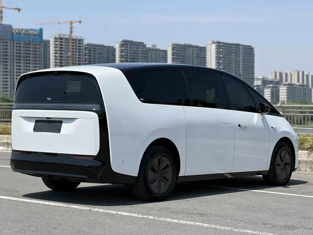 Li Auto Li MEGA — миниатюра 9