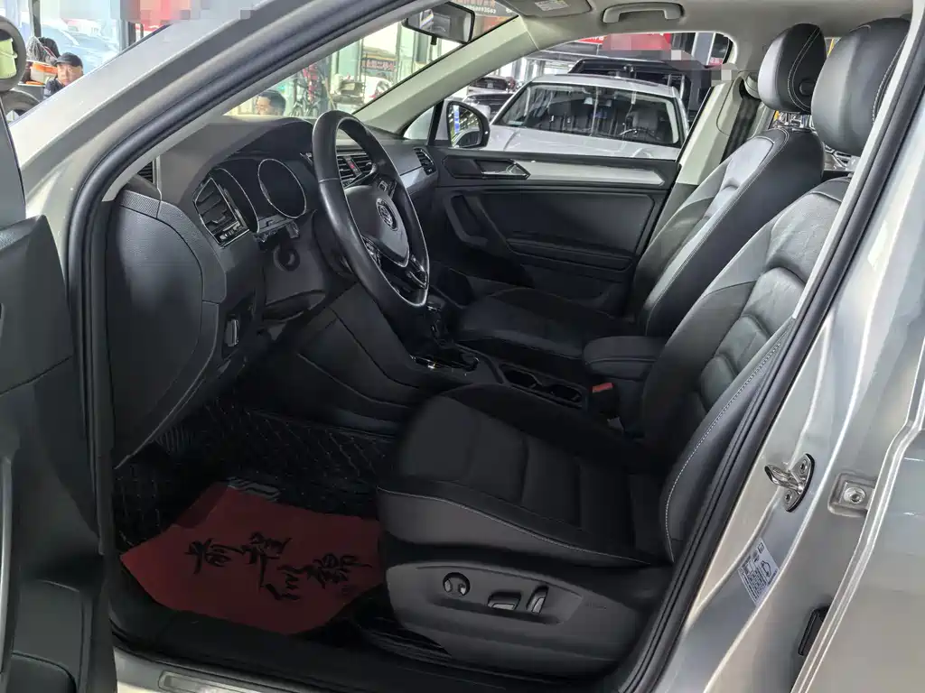Volkswagen Tiguan L — миниатюра 7
