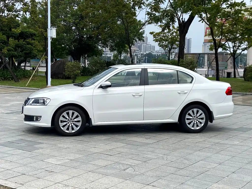 Volkswagen Lavida — миниатюра 4