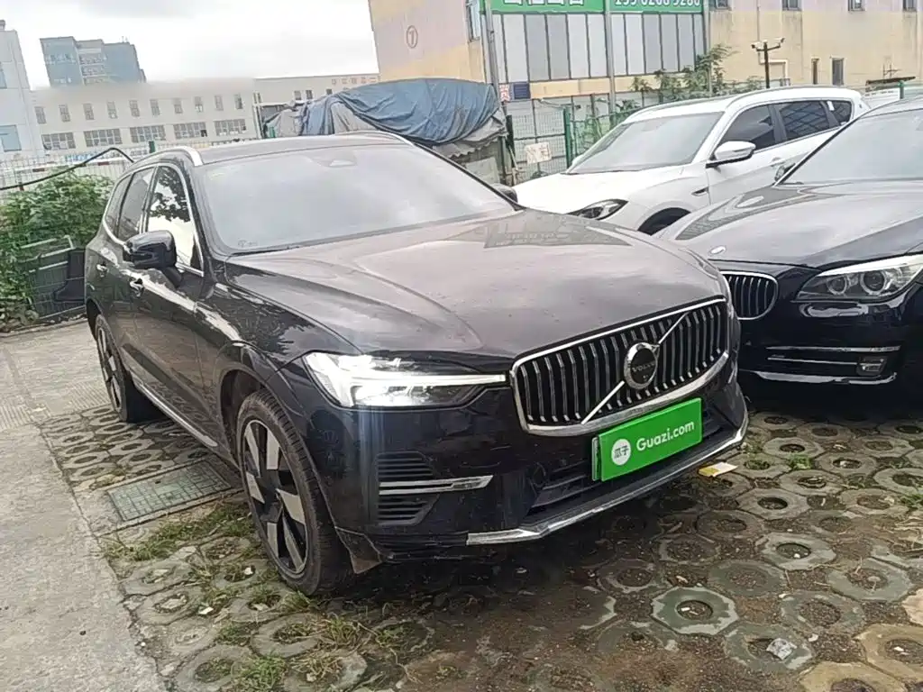 Volvo XC60 PHEV — миниатюра 4