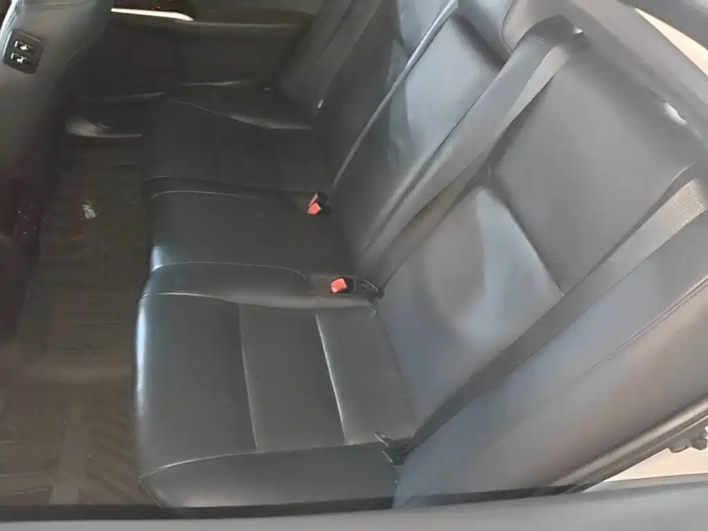 Toyota Camry — миниатюра 17