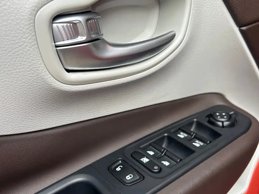 Jeep Renegade — миниатюра 9