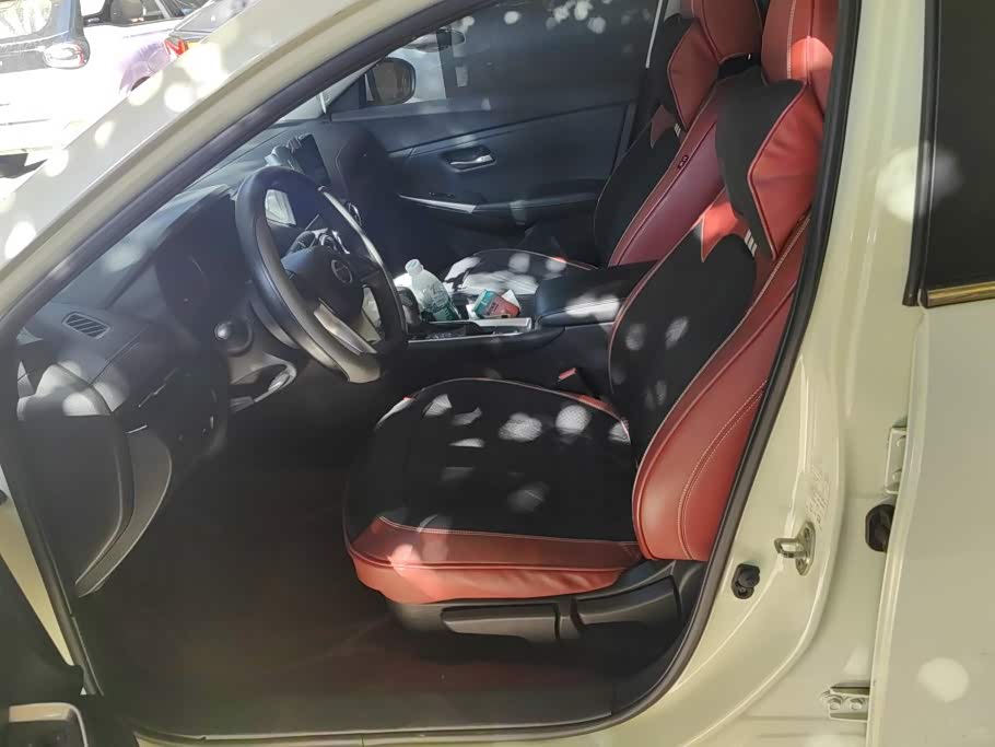 Nissan Sylphy 1.6 л 2022 г. Белый, пробег 47000 км
