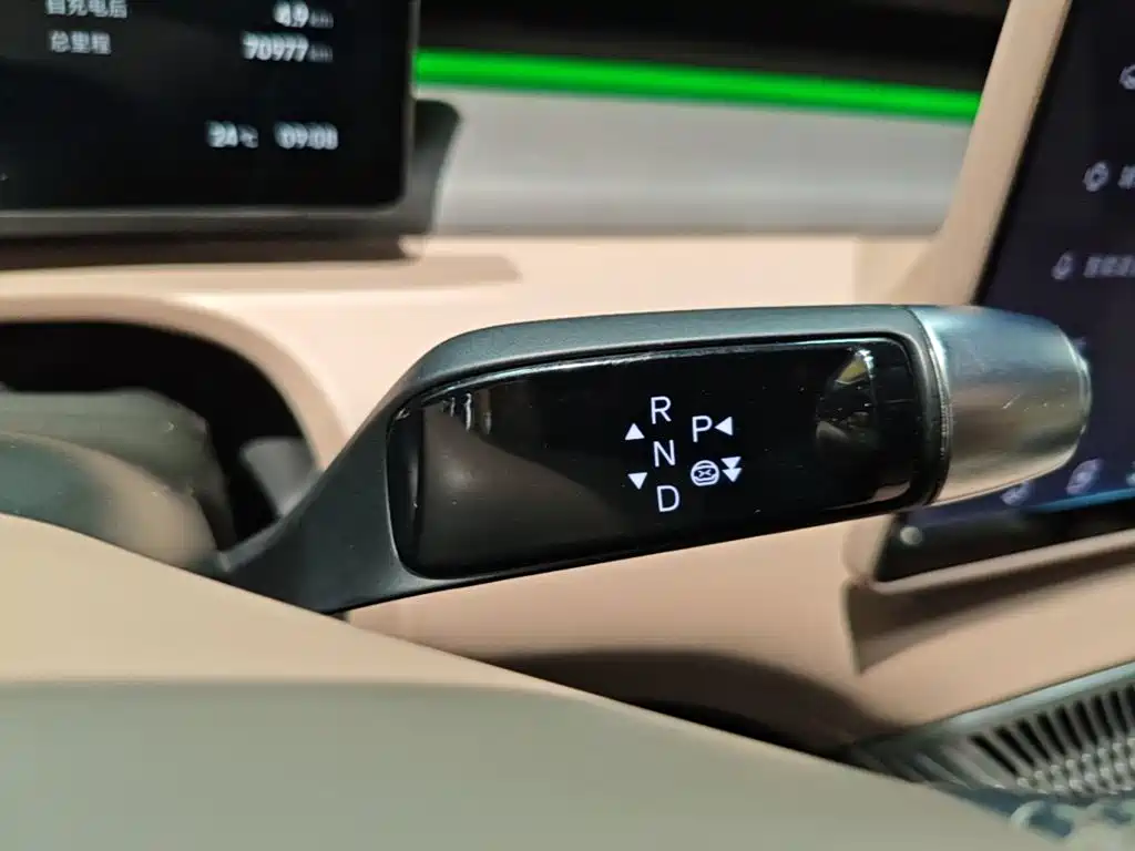 XPeng X9 — миниатюра 14