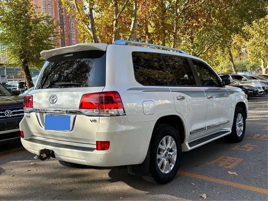 Toyota Land Cruiser 2017 4.6L AT