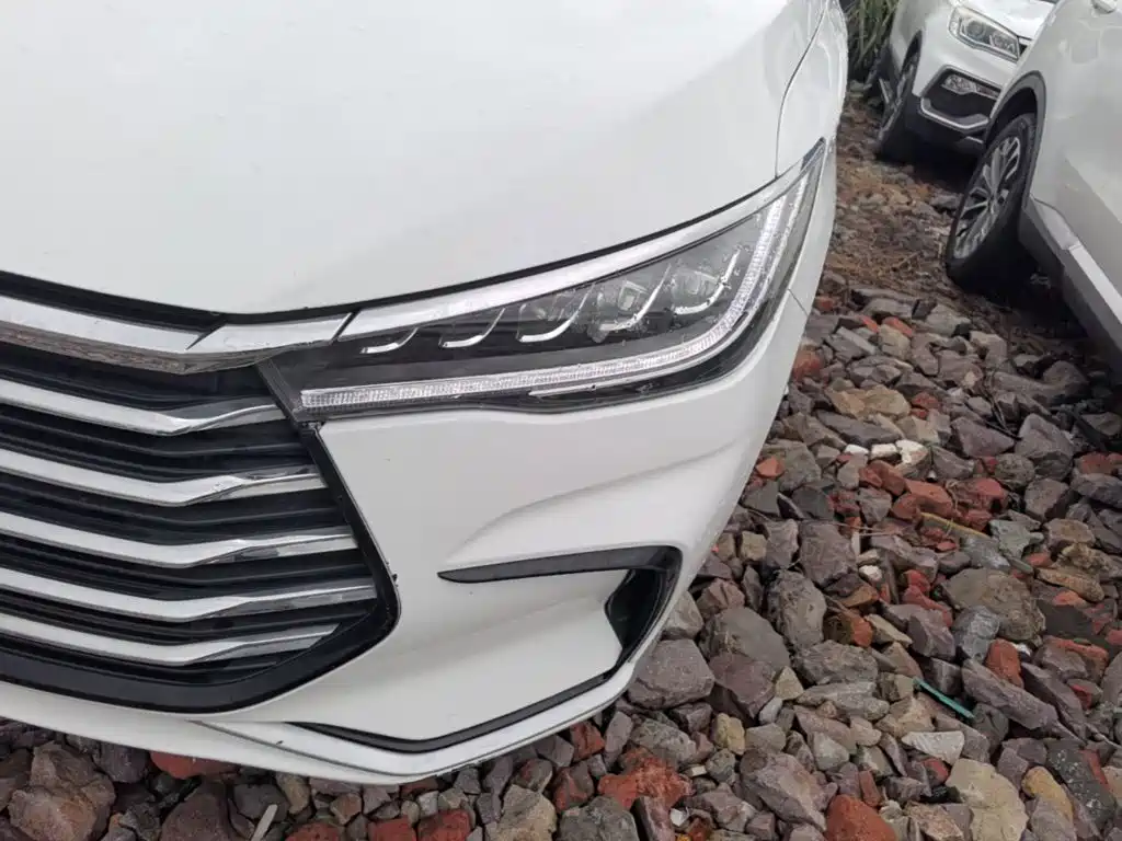BYD MAX — миниатюра 24