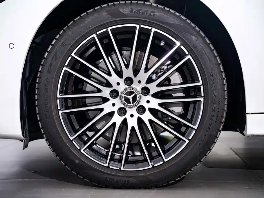 Mercedes-Benz C-Class — миниатюра 12