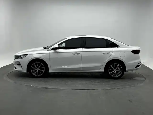Geely Emgrand 2023 4 Champion 1.5L CVT Luxury