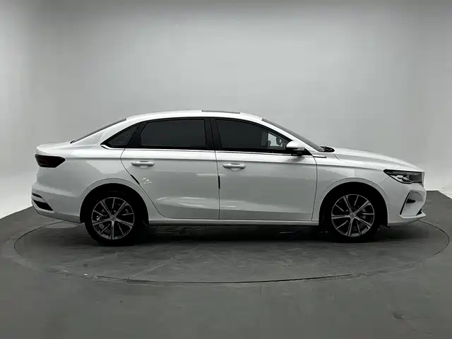 Geely Emgrand 2023 4 Champion 1.5L CVT Luxury