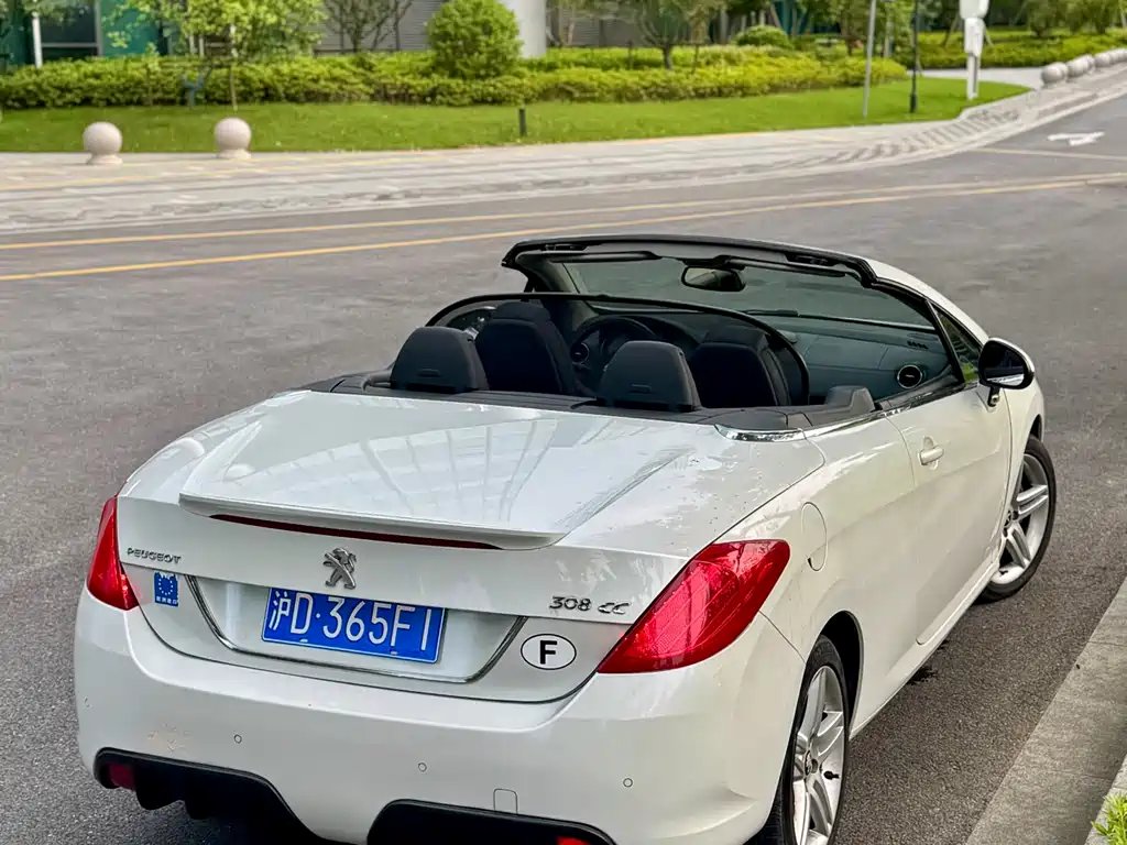 Peugeot 308 2012 1.6T CC Fashion