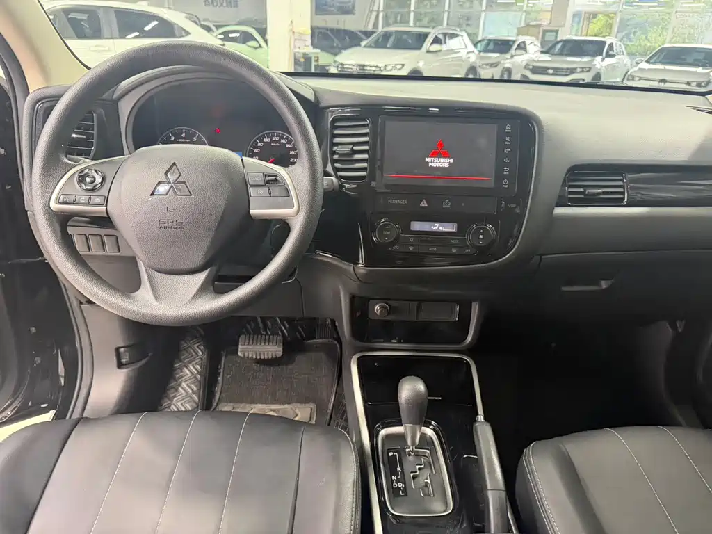 Mitsubishi Outlander — миниатюра 16