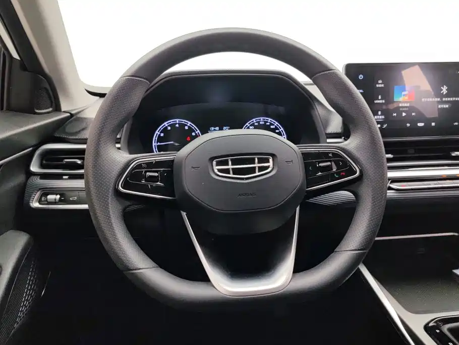 Geely Emgrand — миниатюра 15
