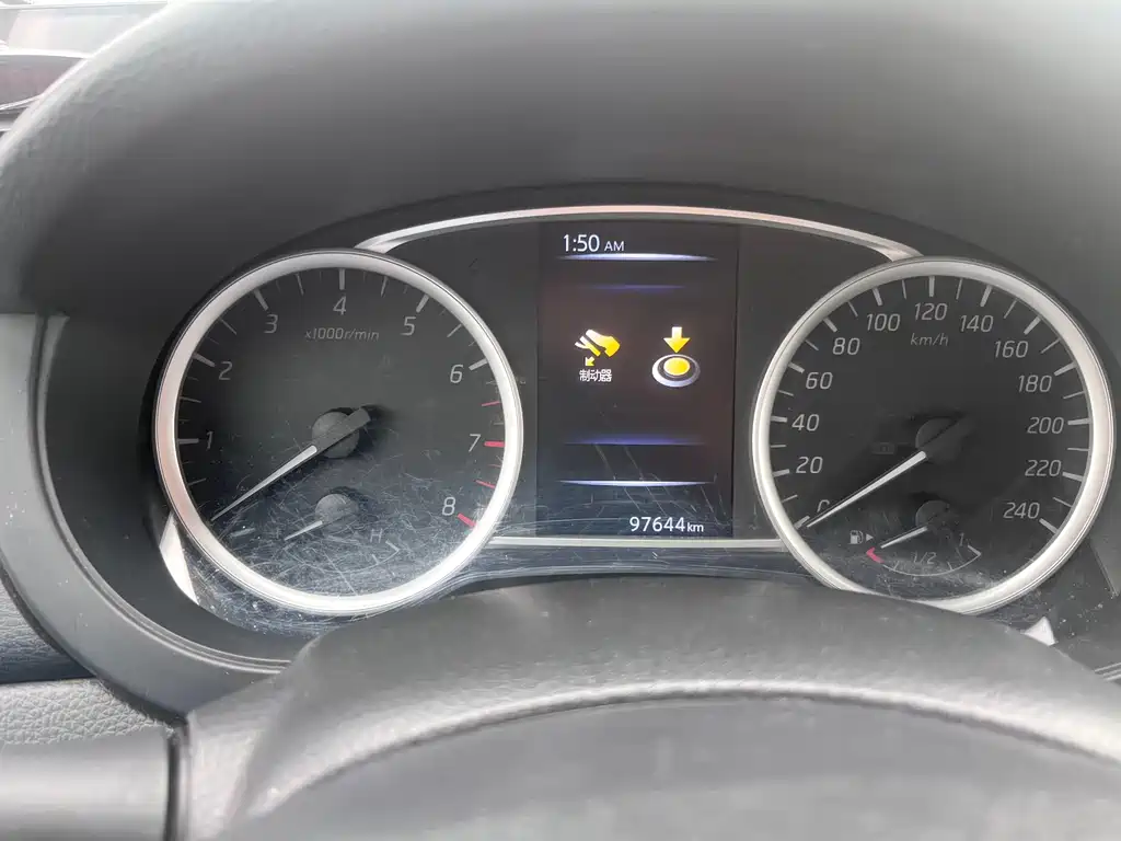 Nissan Tiida — миниатюра 9