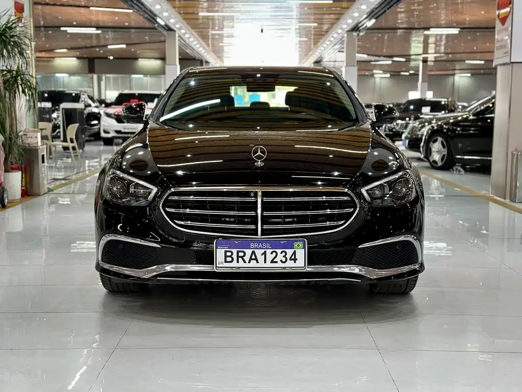 Mercedes-Benz E-Class — миниатюра 2
