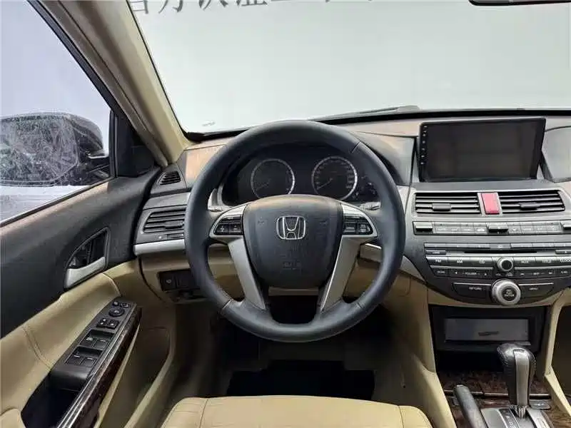 Honda Accord — миниатюра 16