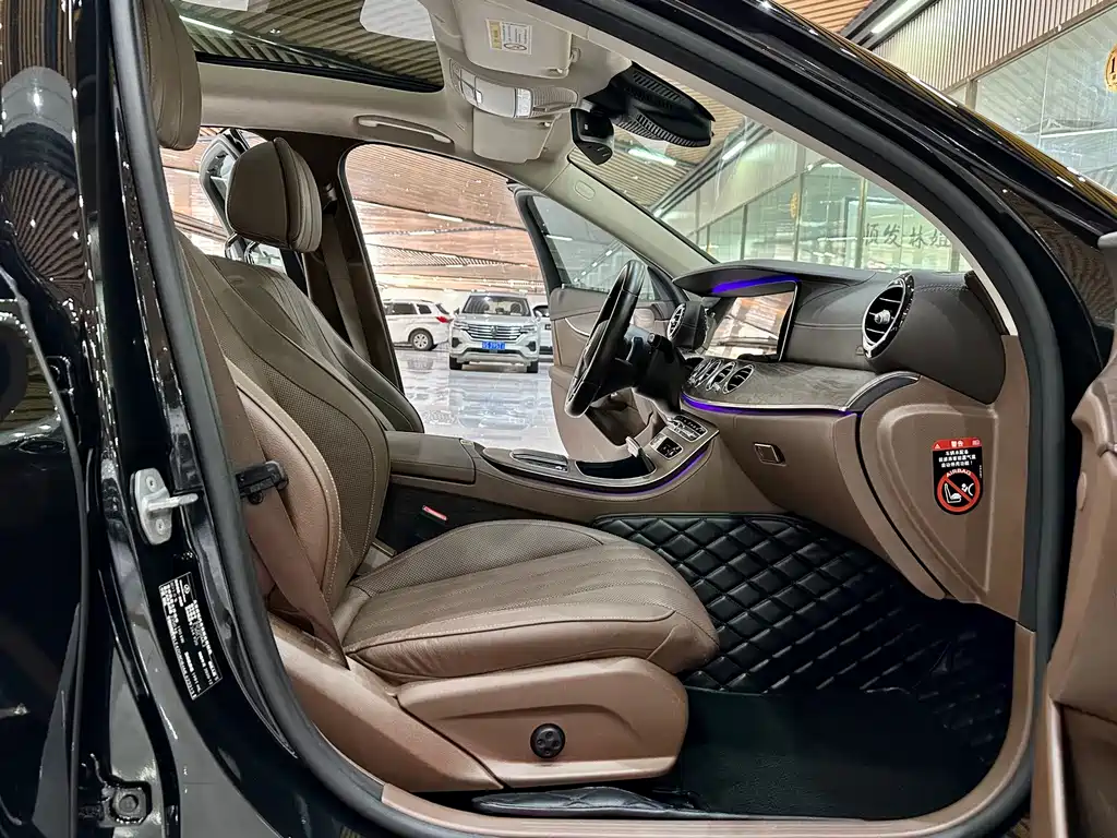 Mercedes-Benz E-Class — миниатюра 12