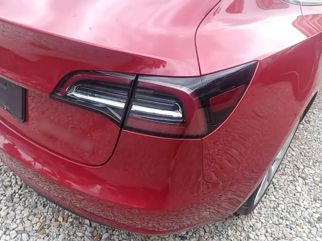 Tesla Model 3 — миниатюра 8