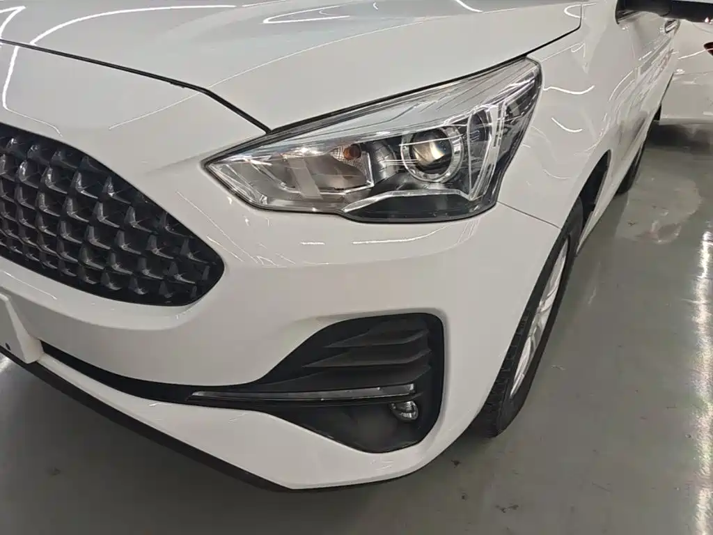 Haval M6 — миниатюра 24