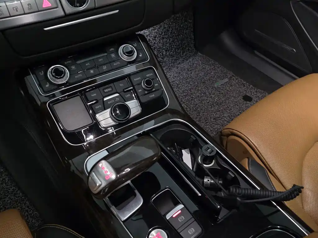 Audi A8 — миниатюра 8