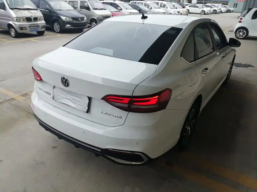 Volkswagen Lavida — миниатюра 7