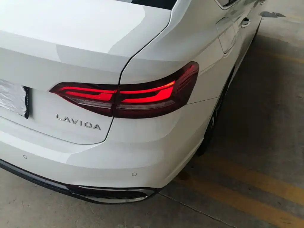 Volkswagen Lavida — миниатюра 8
