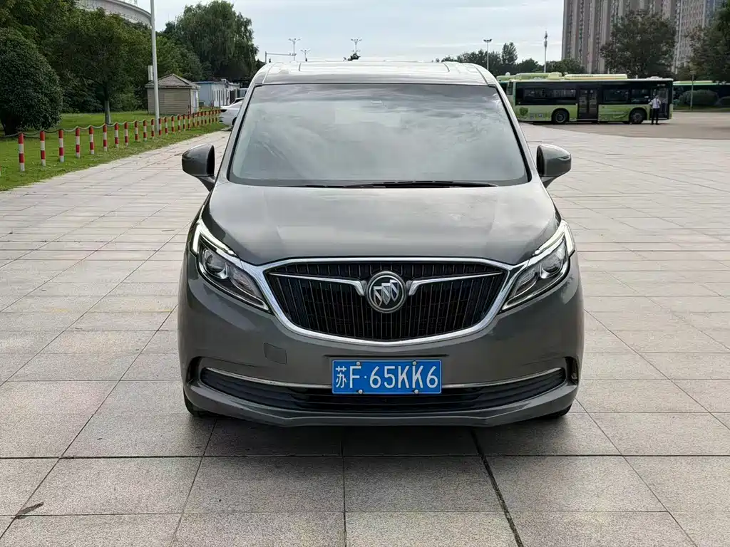 Buick GL8 — миниатюра 2
