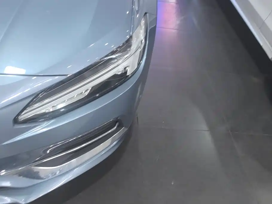 Volvo S90 — миниатюра 5