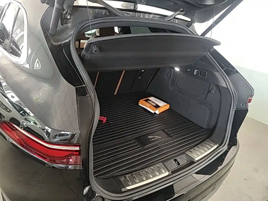 Jaguar F-PACE — миниатюра 19