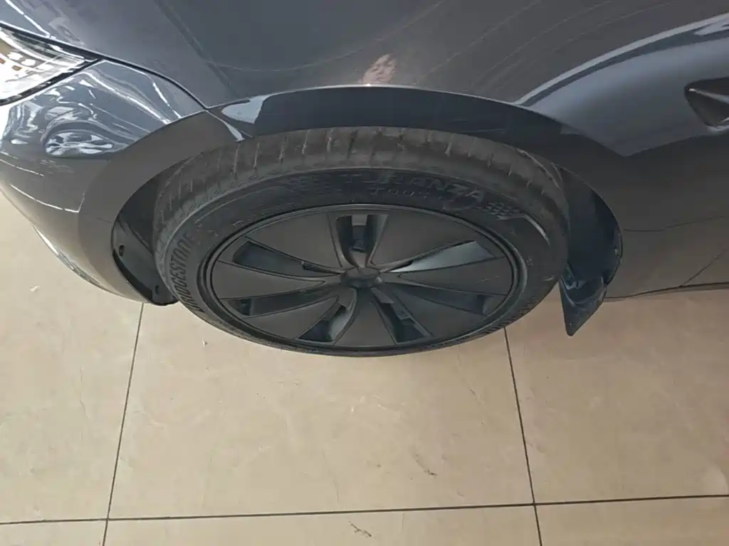 Tesla Model 3 — миниатюра 23