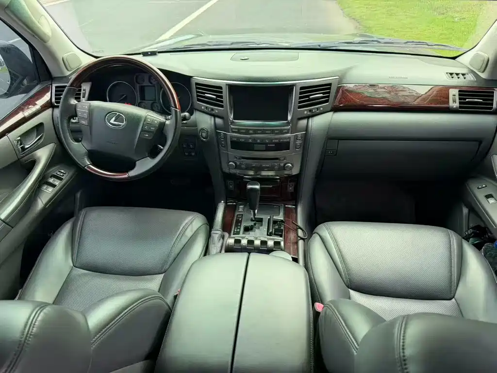 Lexus LX — миниатюра 3