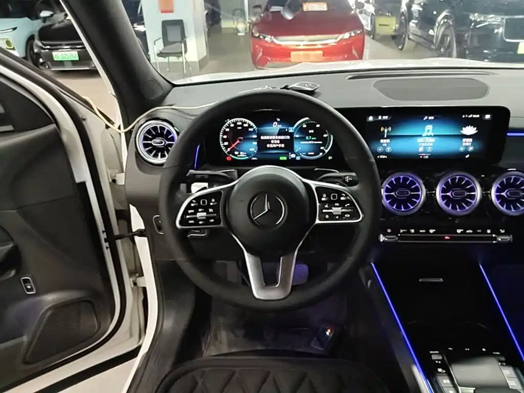 Mercedes-Benz EQB — миниатюра 11