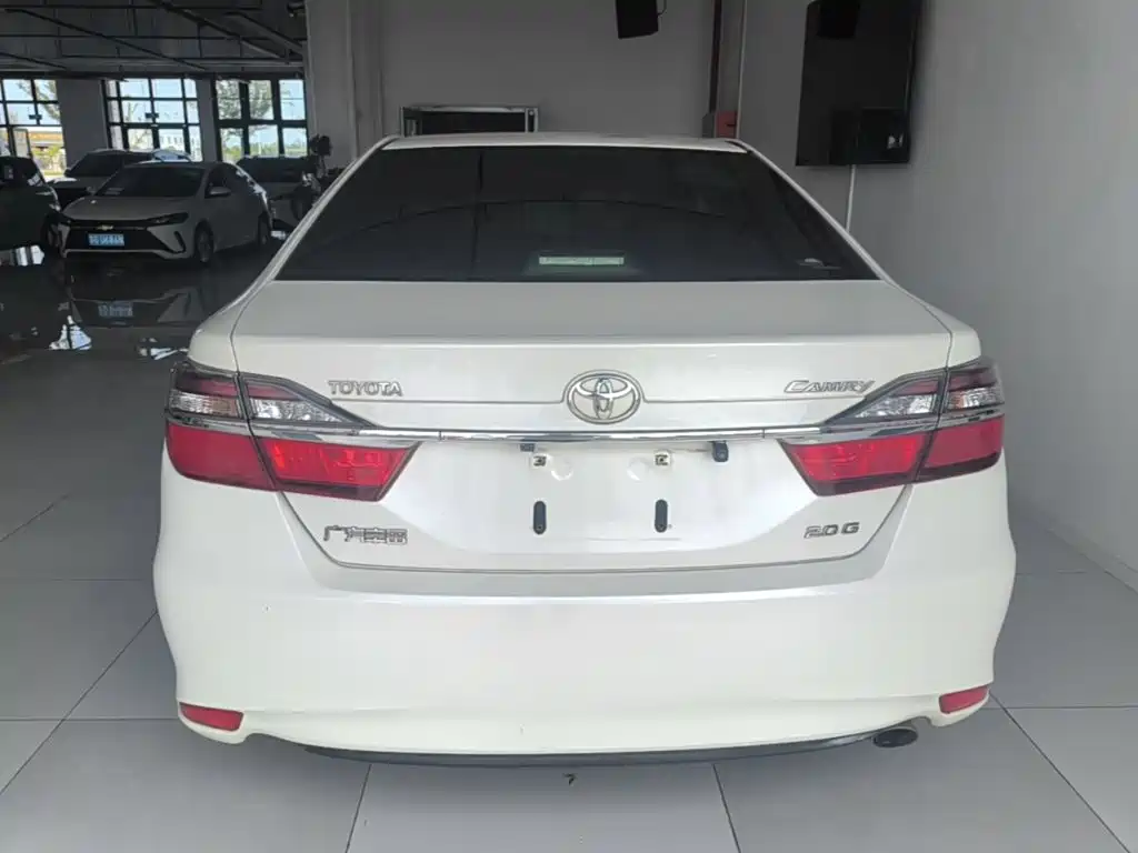 Toyota Camry — миниатюра 6