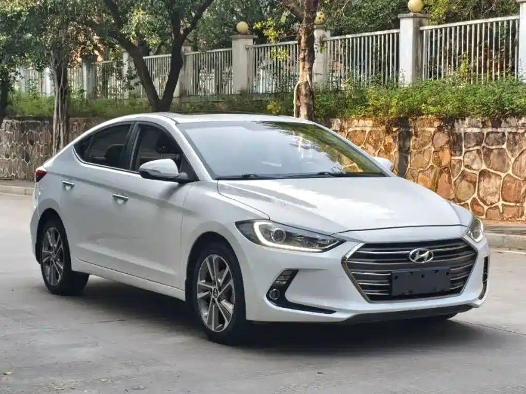 Hyundai Elantra — миниатюра 3