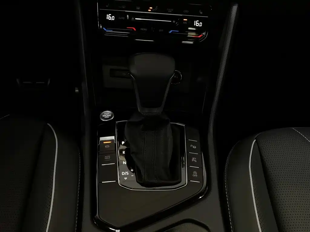 Volkswagen Tiguan L — миниатюра 13