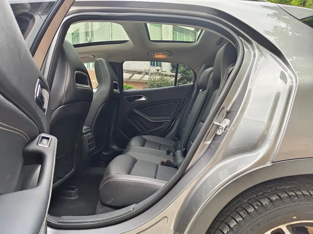Mercedes-Benz GLA — миниатюра 8