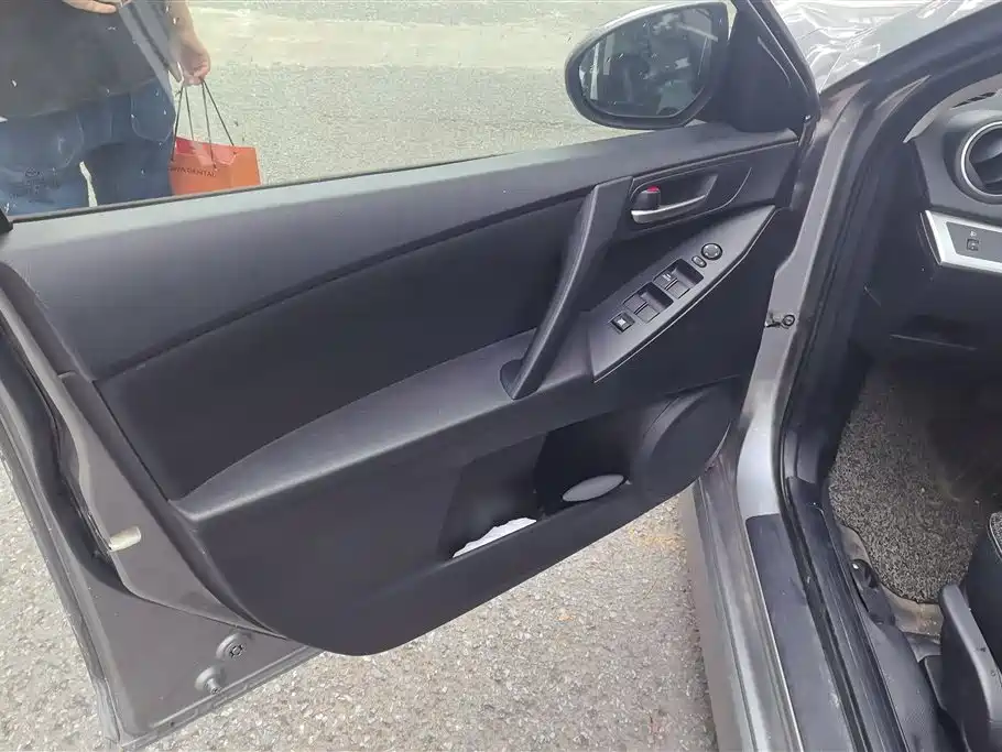 Mazda Mazda3 3 2012 1.6L AT Elite