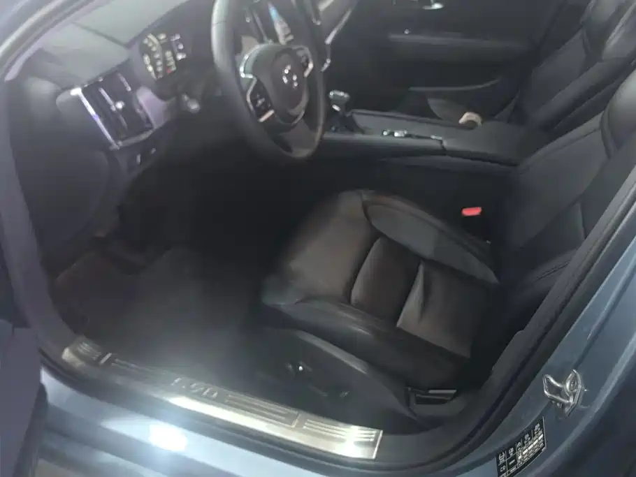 Volvo S90 — миниатюра 9