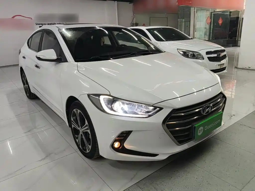Hyundai Elantra — миниатюра 4