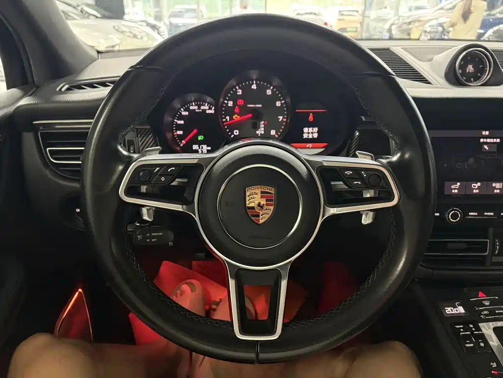 Porsche Macan — миниатюра 9