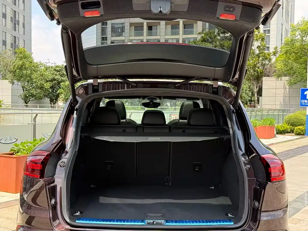 Porsche Cayenne — миниатюра 35