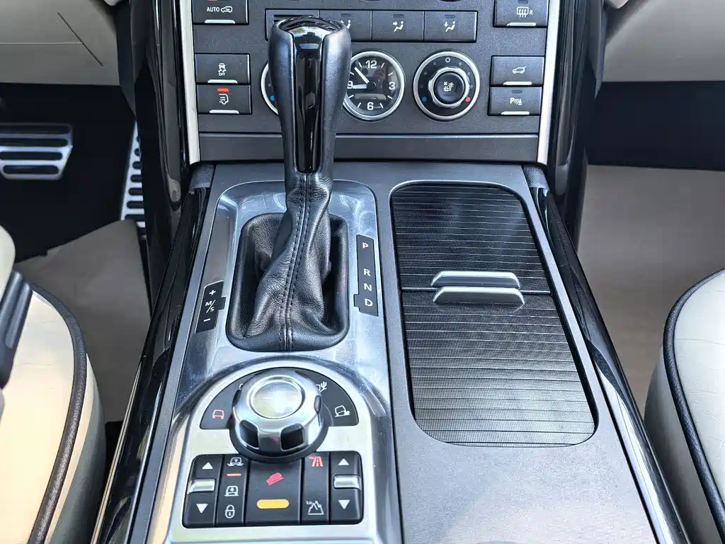 Land Rover Range Rover — миниатюра 17
