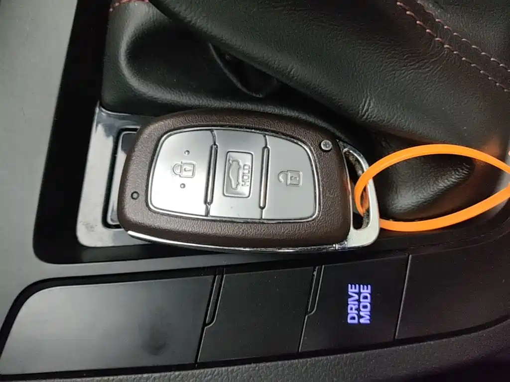 Hyundai Elantra — миниатюра 9