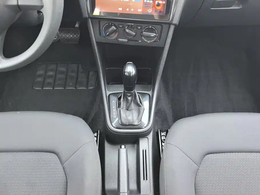 Volkswagen Santana — миниатюра 16