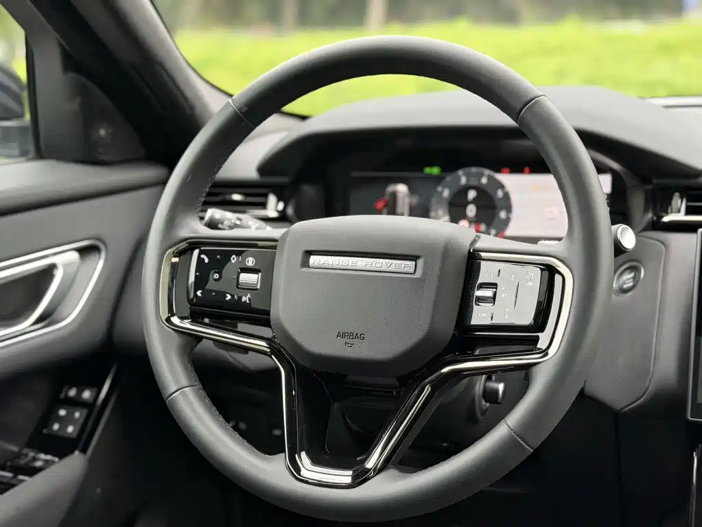 Land Rover Range Rover Velar 2025 Dynamic SE