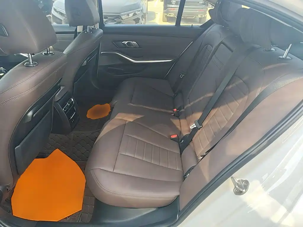 BMW 3 Series — миниатюра 17