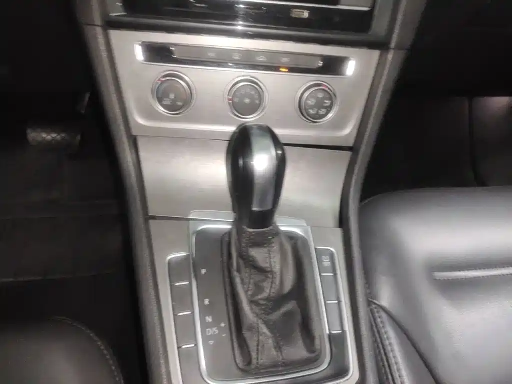 Volkswagen Golf — миниатюра 14