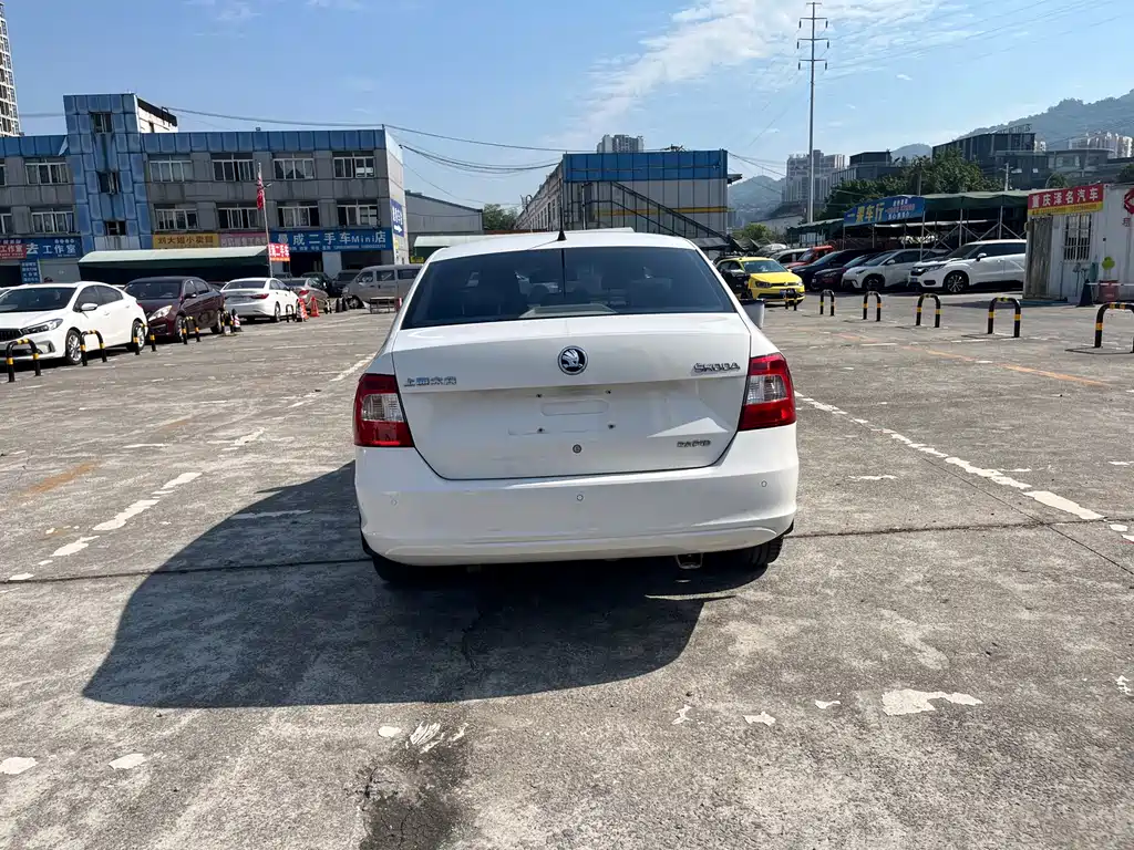 Skoda Rapid — миниатюра 9