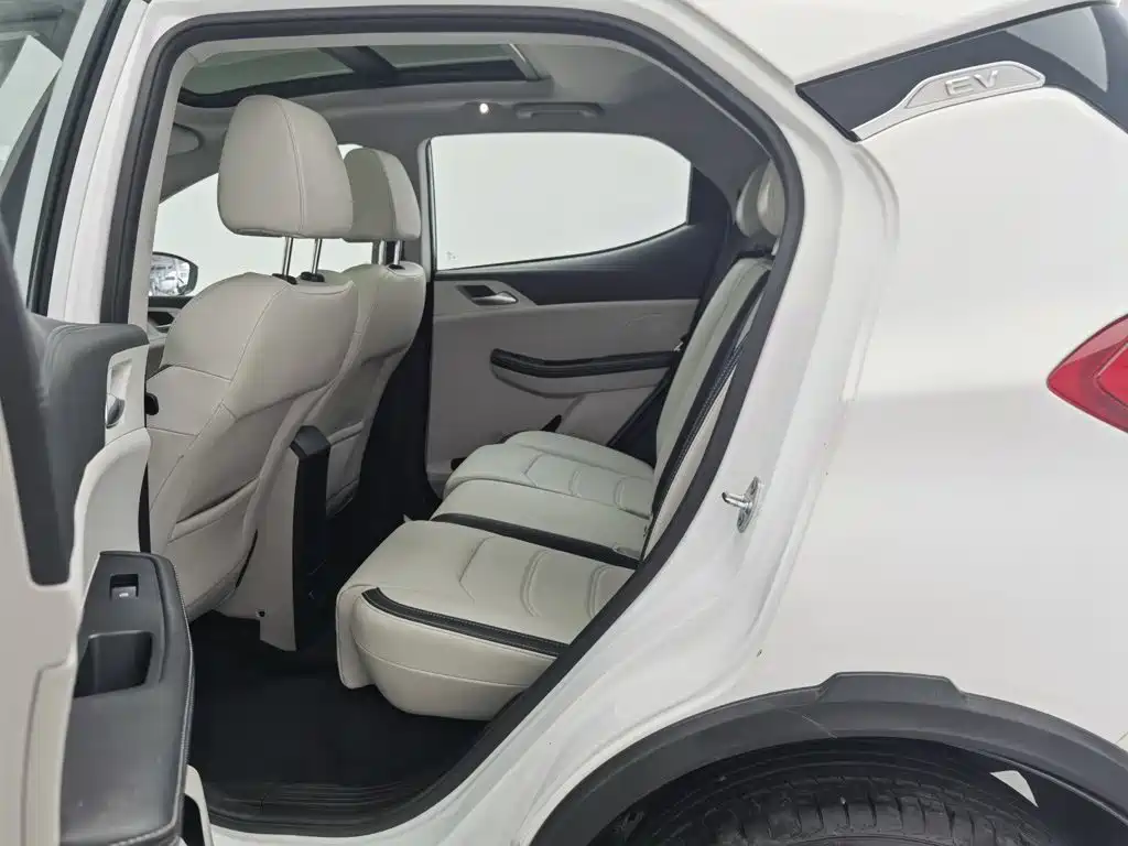 BYD Yuan Pro — миниатюра 15