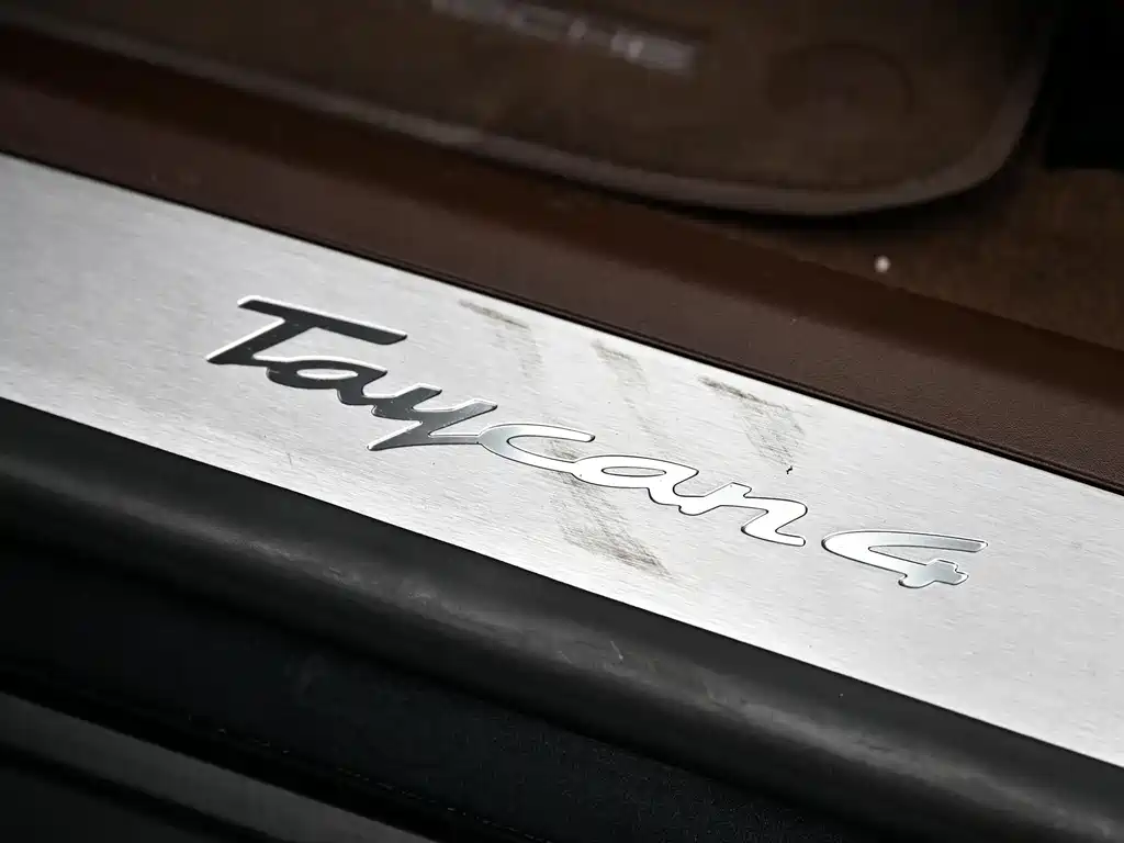 Porsche Taycan 2025 Taycan 4 Cross Turismo